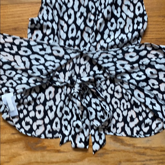 Express flyaway tie back top - Picture 3 of 6